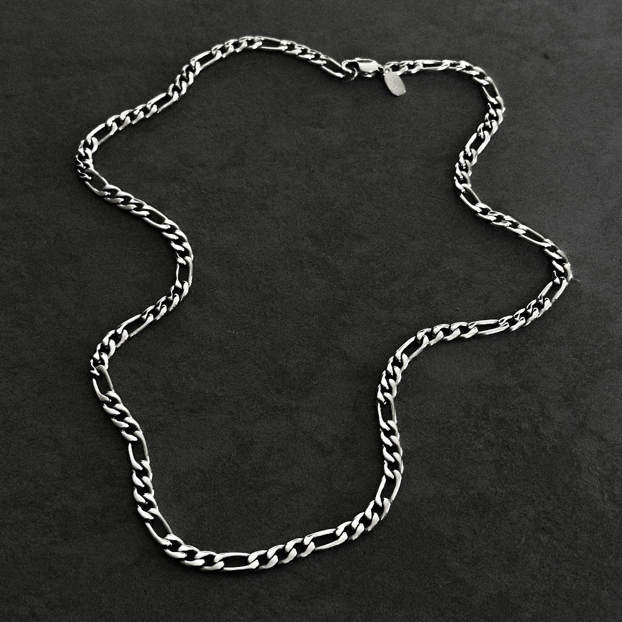 Side Perspective of Figaro Kette Halskette Stainless Steel 5mm